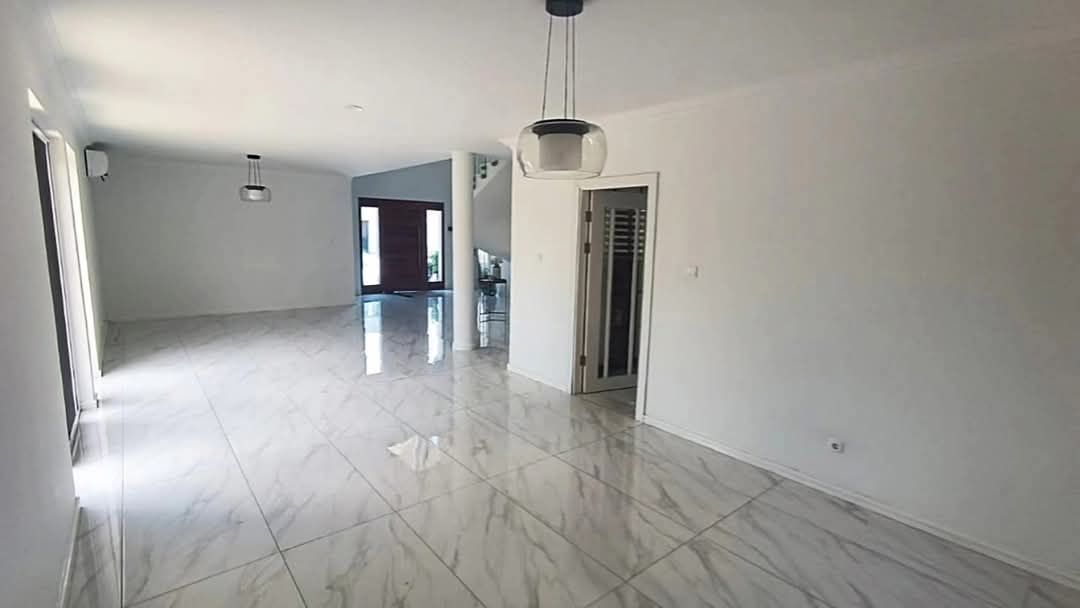 Moradia tipo5 no condomínio elite residence matola — fotografia 5